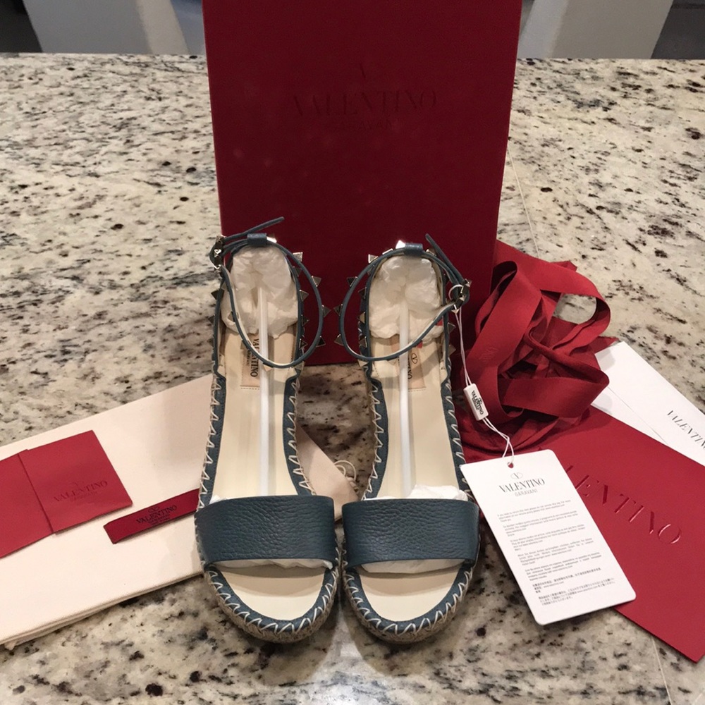 Valentino ROCKSTUD DOUBLE CALFSKIN WEDGE SANDAL - Picture 3 of 16
